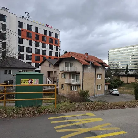 Saraj Lux 2