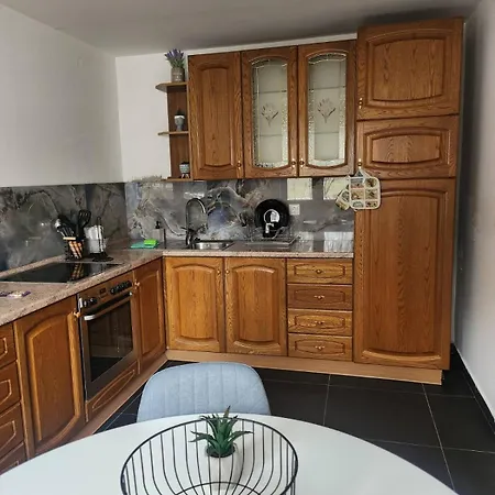 Saraj Lux 2 Apartmán